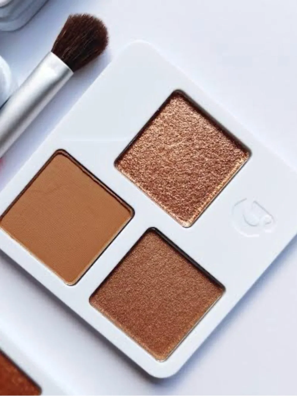 NWOT Glossier Monochromes Essential Eyeshadow in Teak